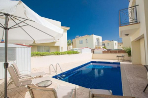 Villa Nelopis Enas - Modern 3 Bedroom Pernera Villa with Pool - Short Walk to all Amenities